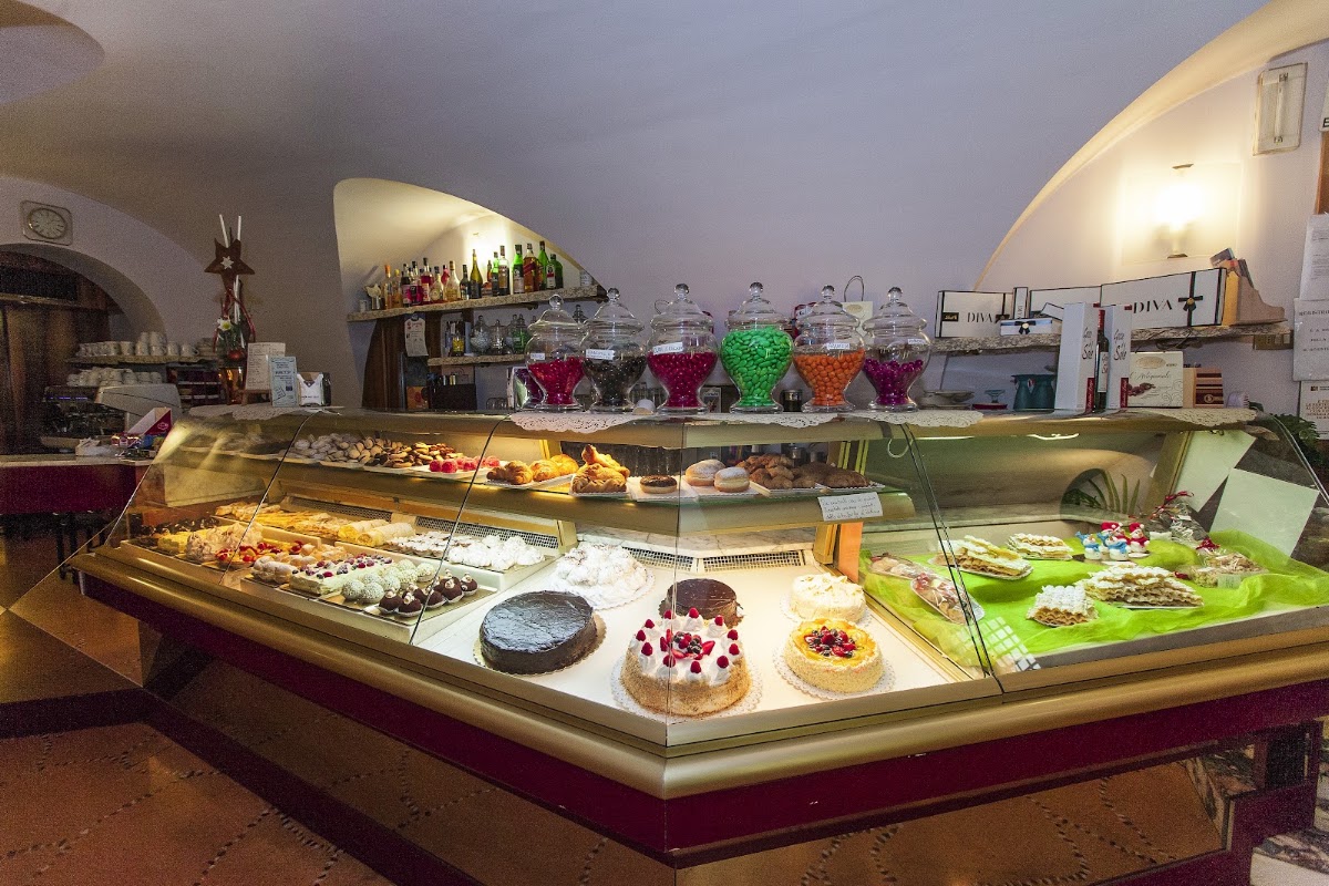 Il locale visto dall'interno.
