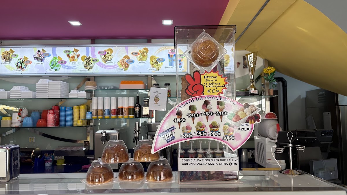 Il locale visto dall'interno.