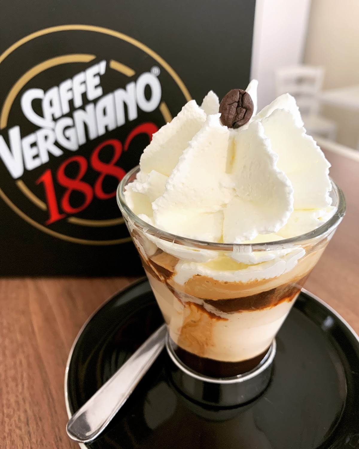 Le vaschette in vetrina.