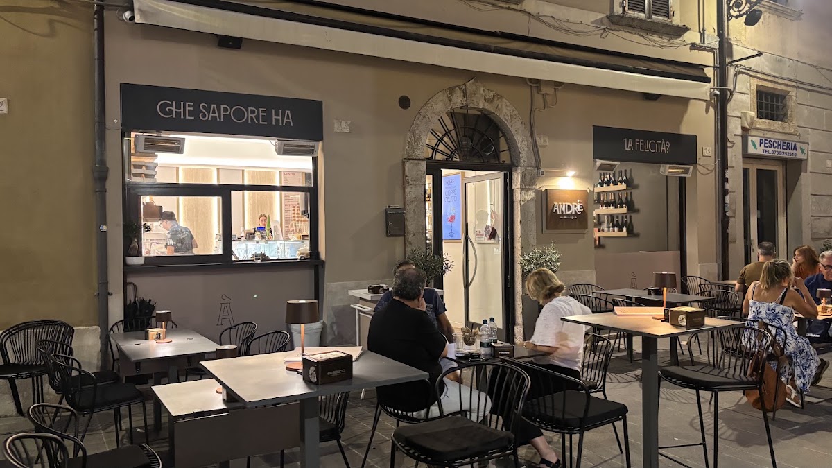 Un dettaglio del banco.