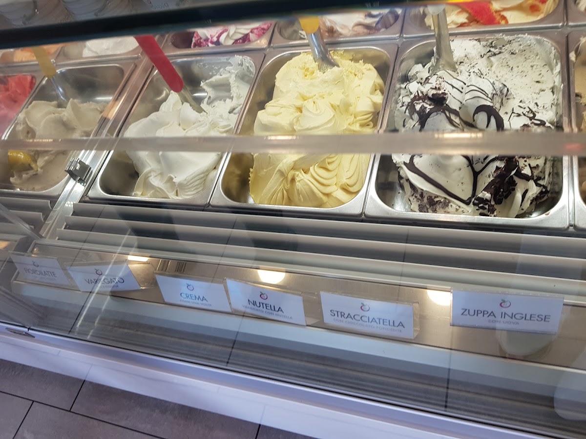 Un dettaglio della vetrina.