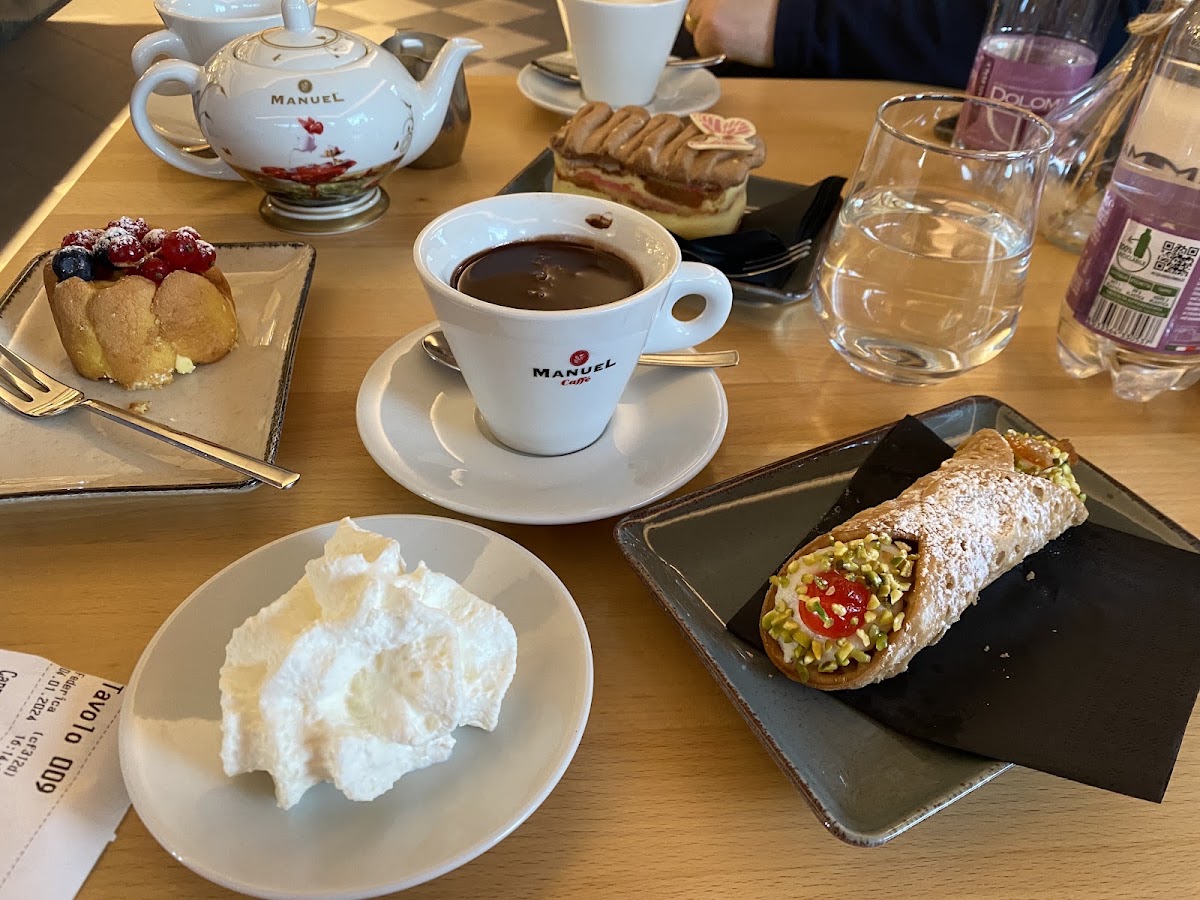 Il locale in servizio.