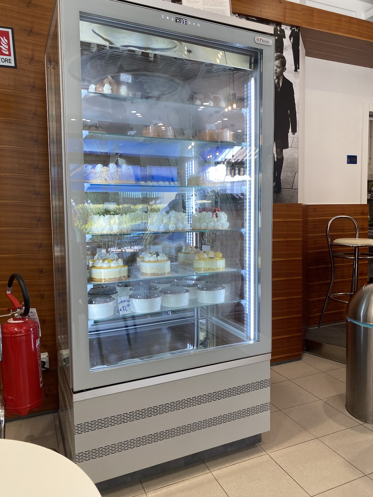 Il locale visto dall'interno.