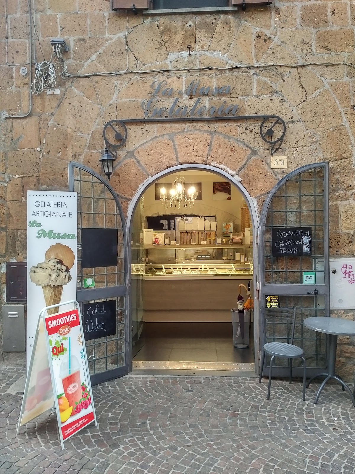 Il locale visto dall'interno.