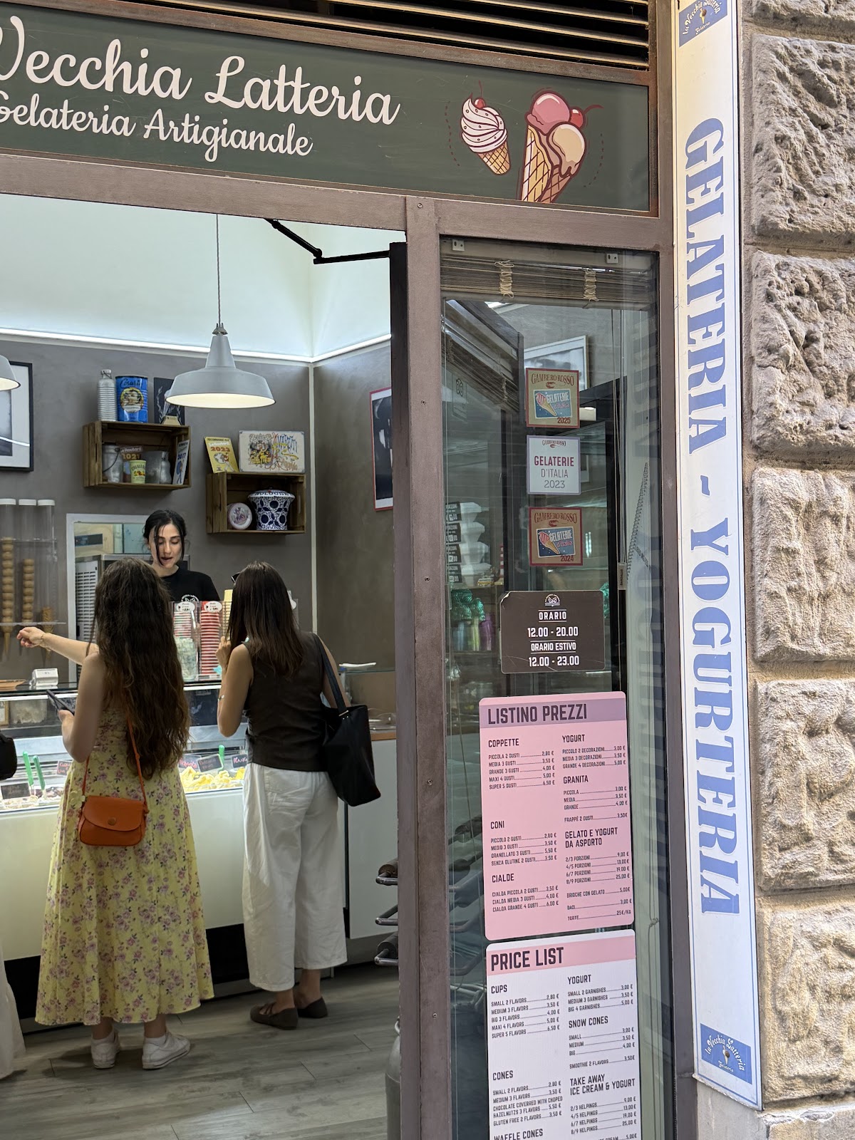 Il locale visto dall'interno.