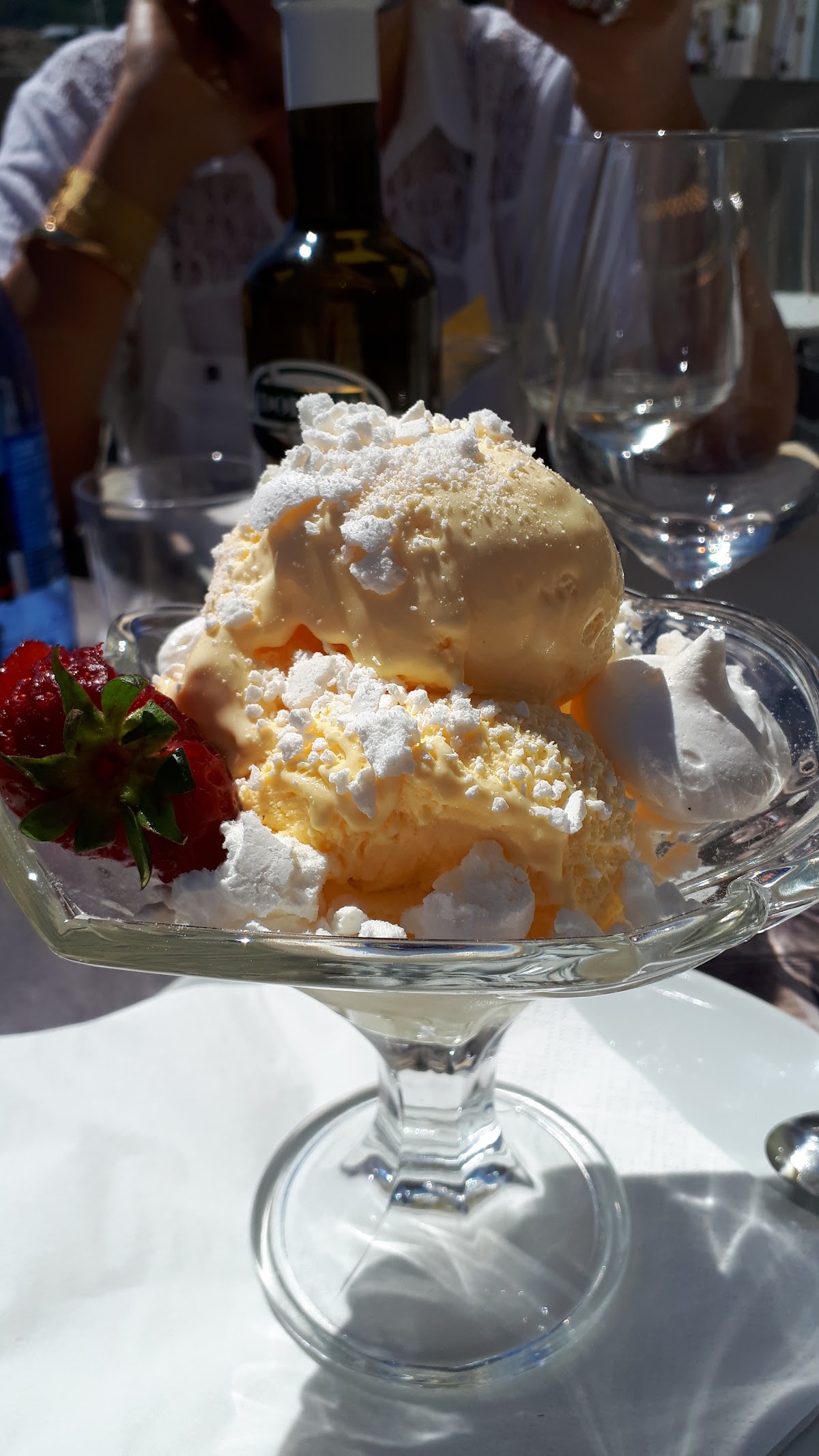 Le vaschette in vetrina.