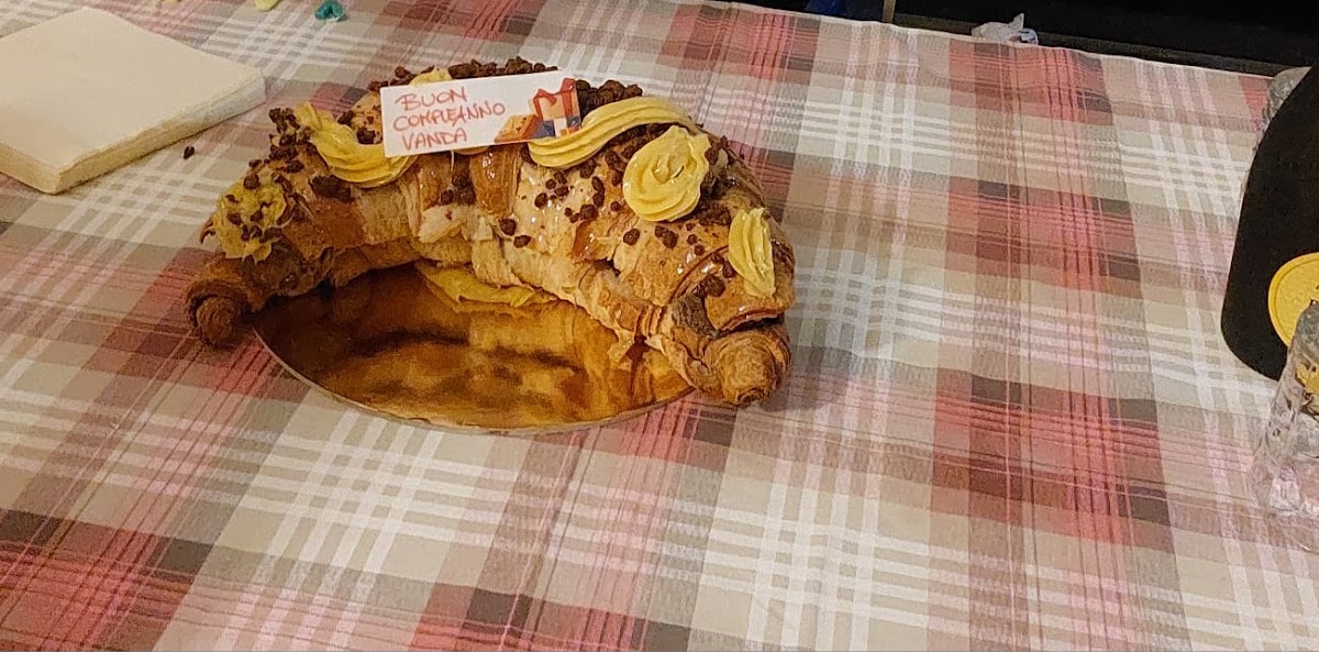 Le vaschette in vetrina.