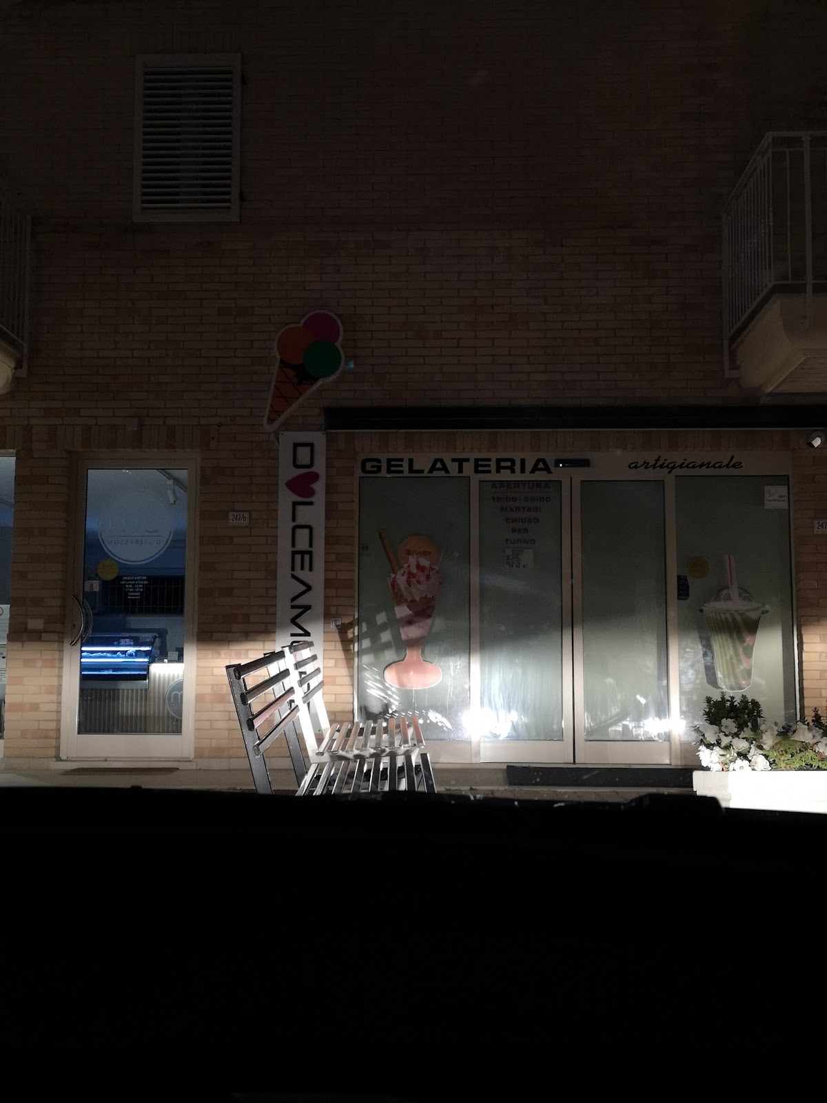 Il locale visto dall'interno.