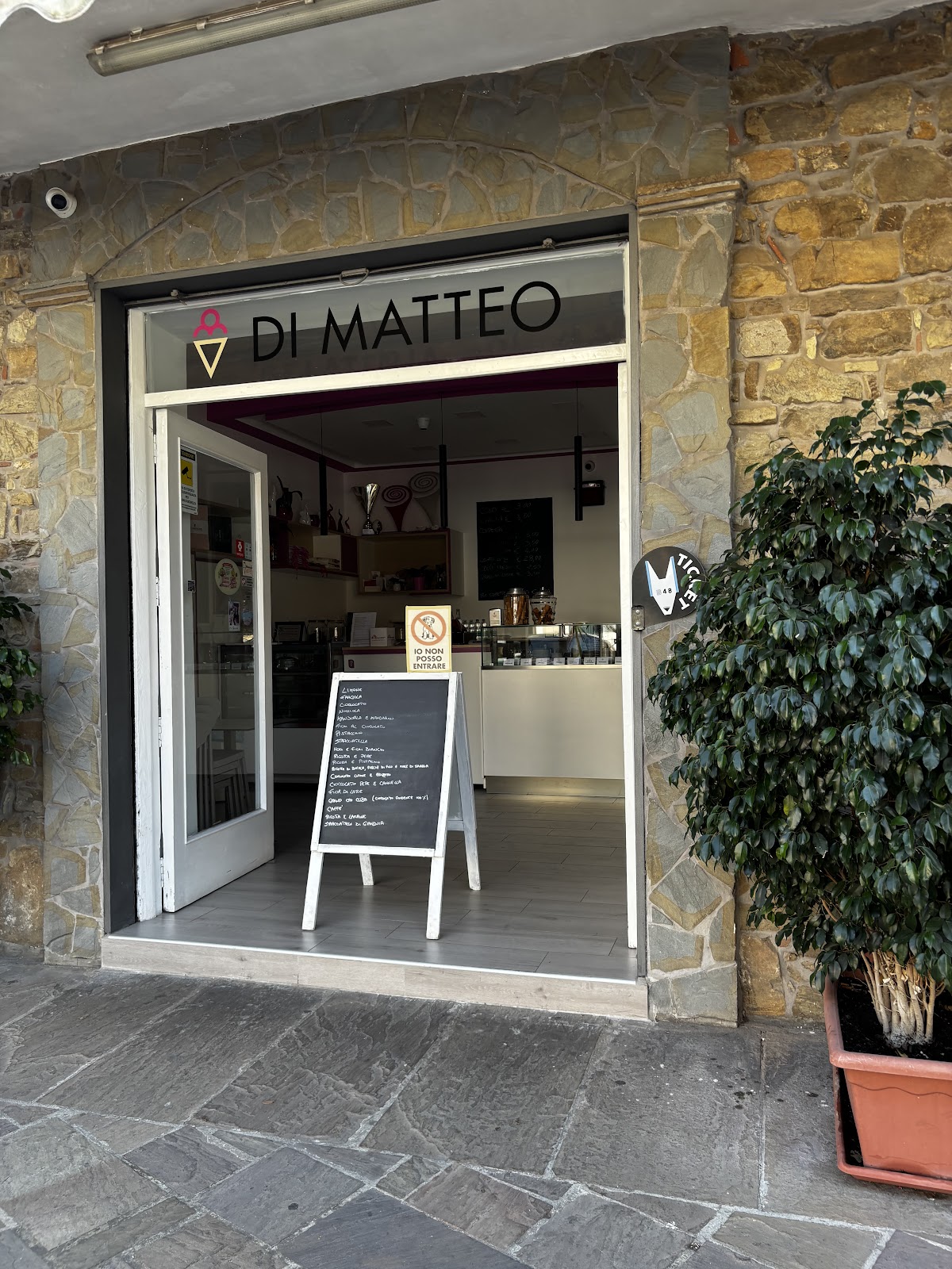 Un dettaglio del banco.