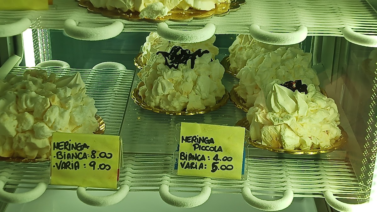 Il locale visto dall'interno.
