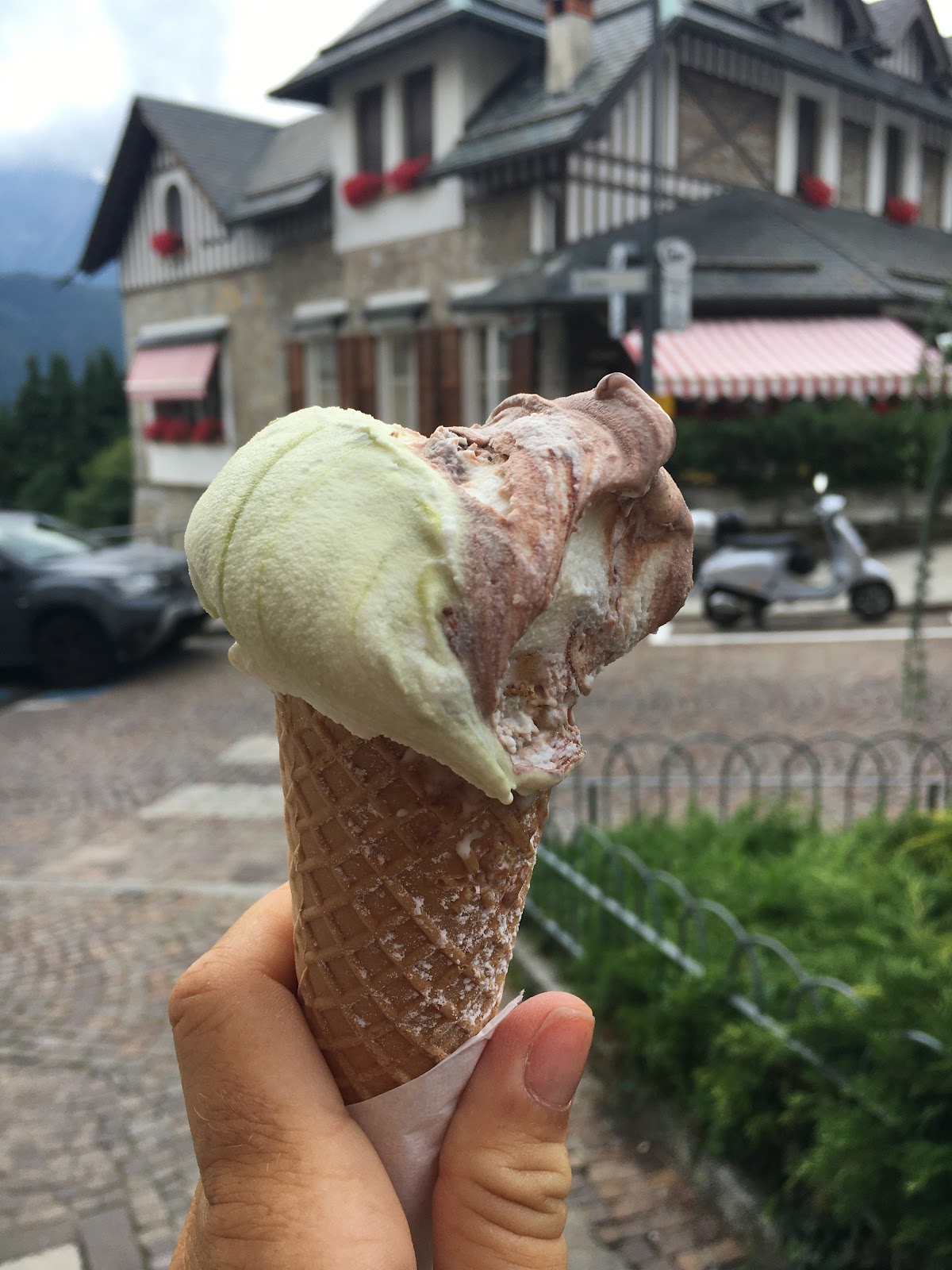 Le vaschette in vetrina.