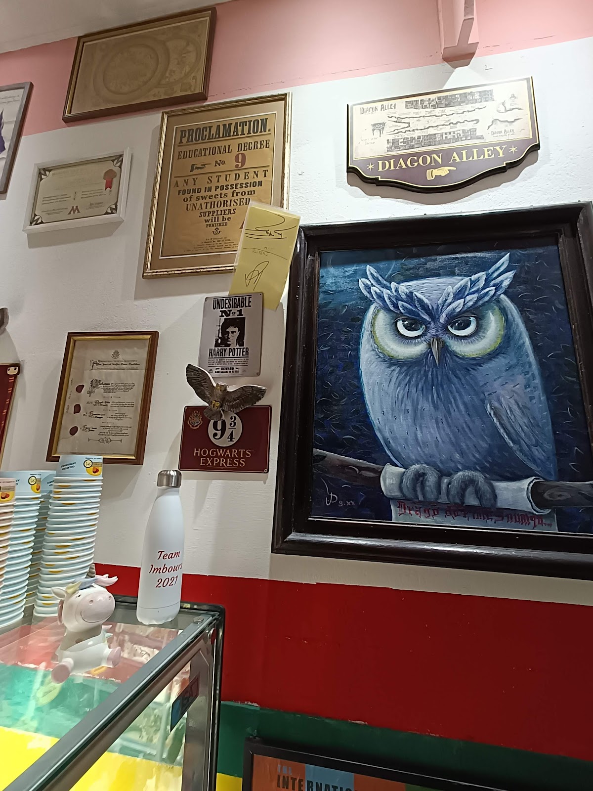 Il locale visto dall'interno.