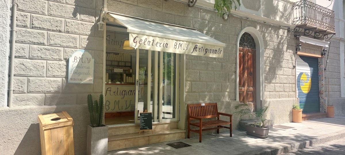 Il locale in servizio.