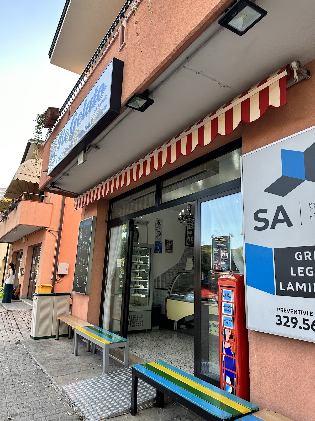 Il locale visto dall'interno.