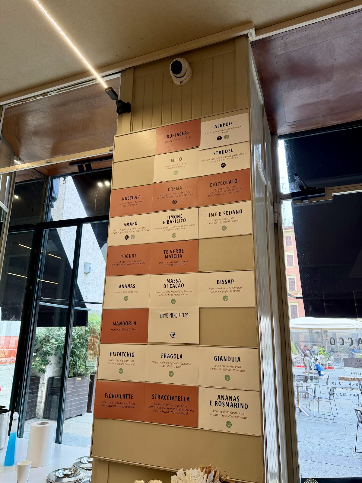 Il locale visto dall'interno.