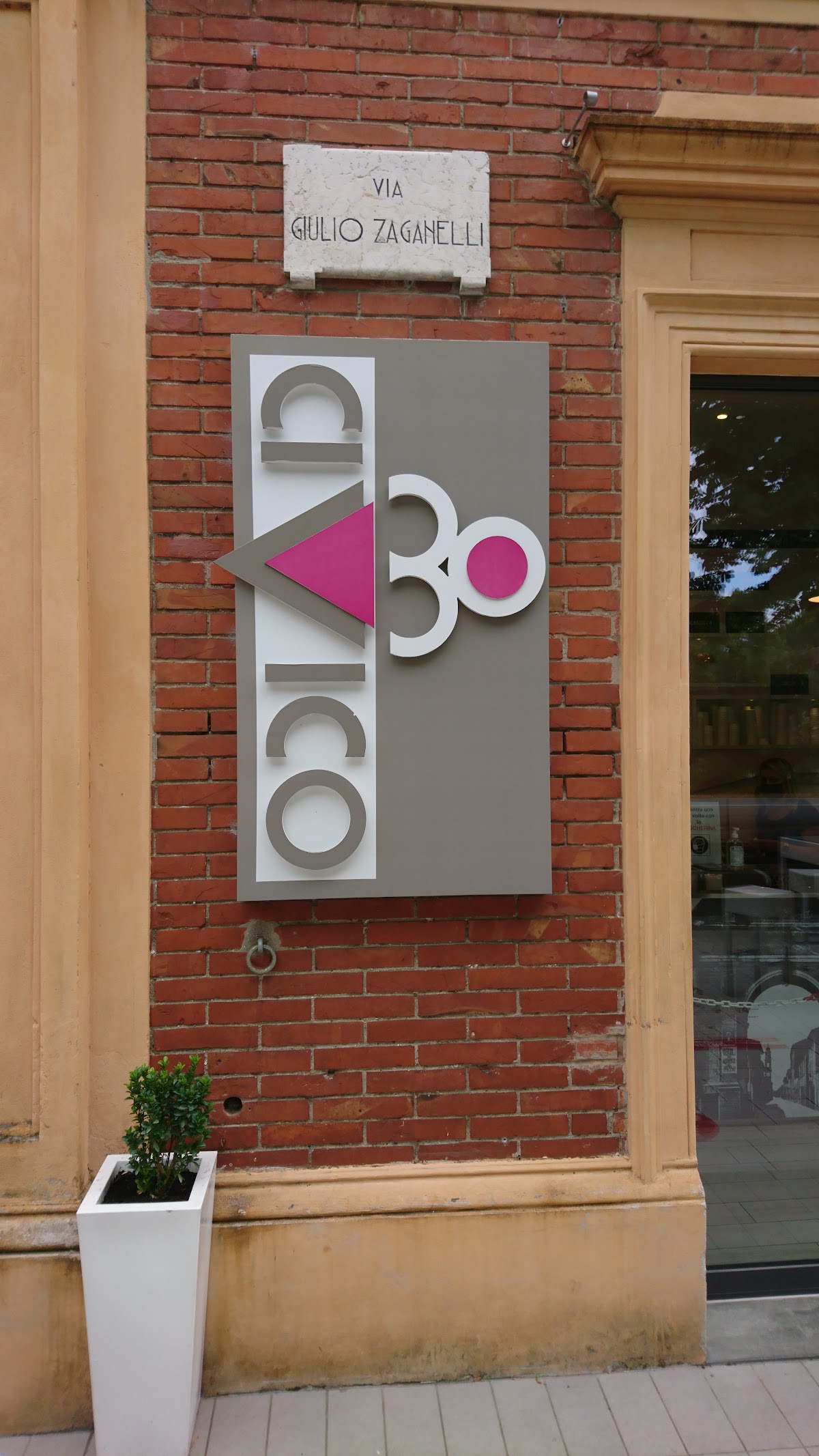 Il locale in servizio.