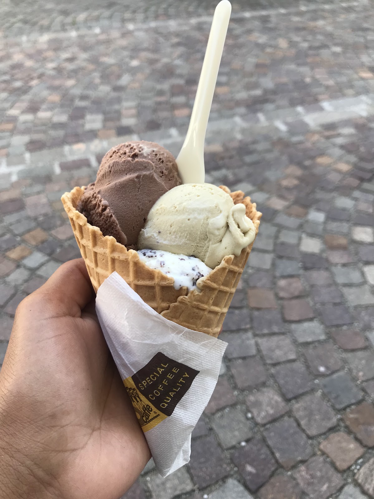 Un dettaglio della vetrina.