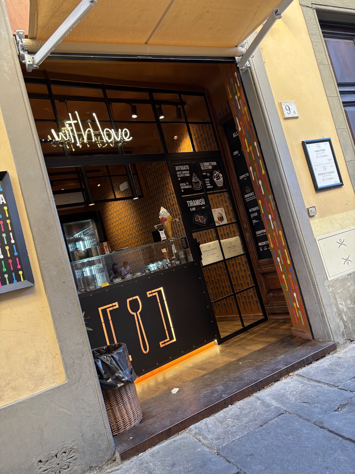 Un dettaglio del banco.