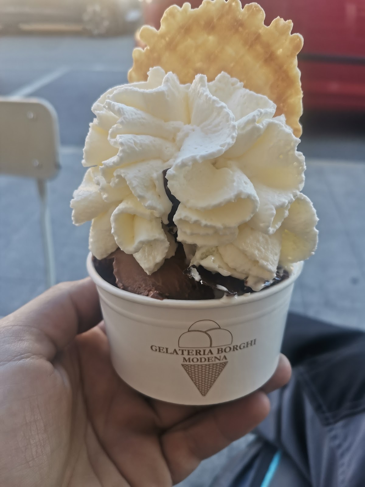 Un dettaglio della vetrina.