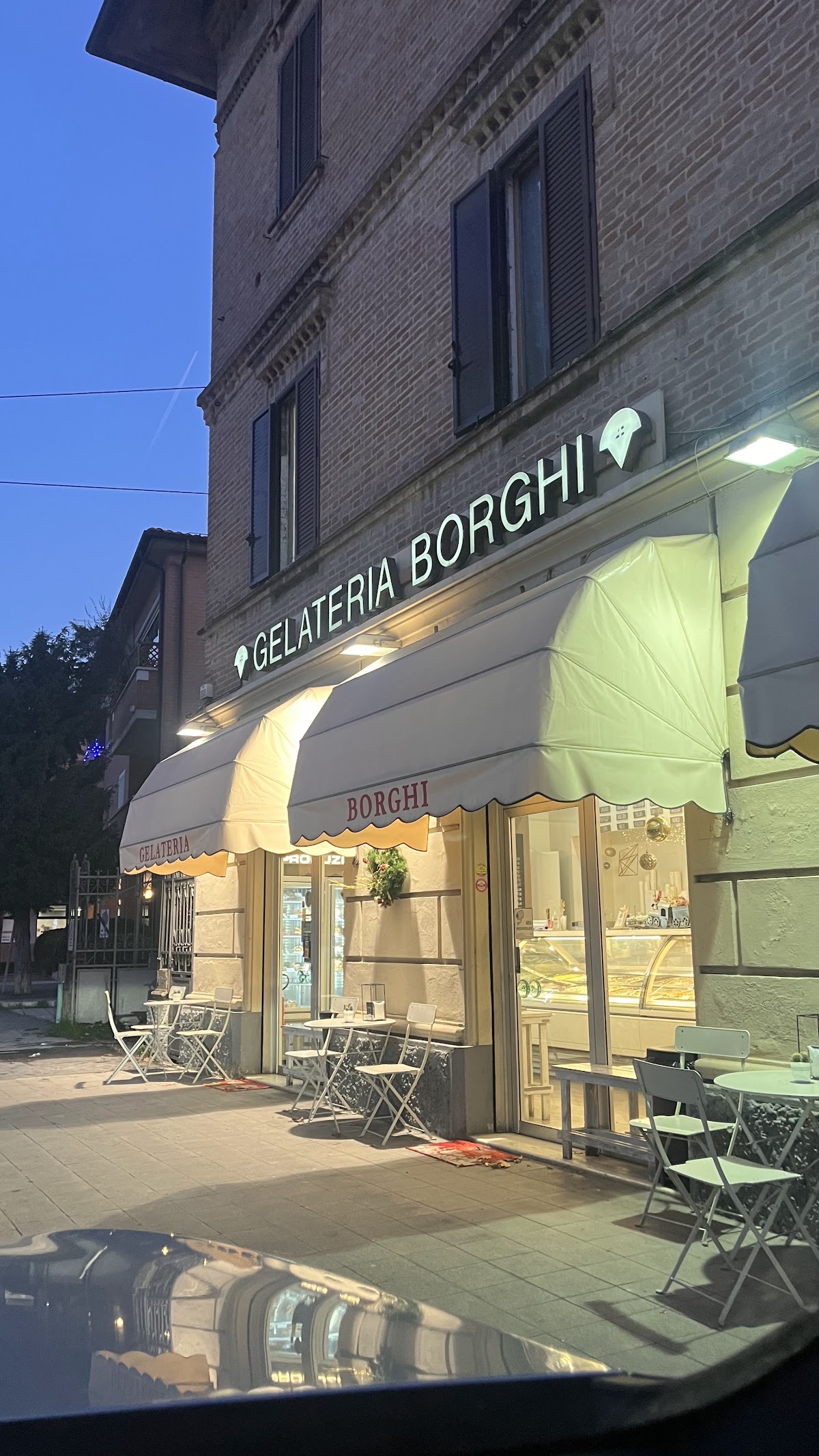 Il locale in servizio.