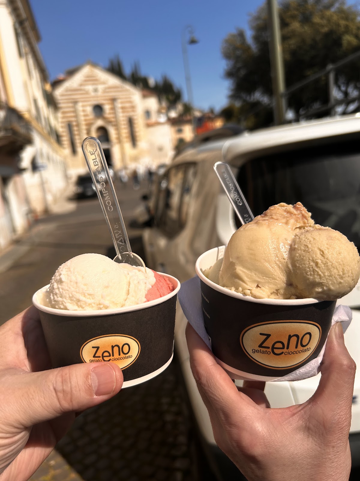 Un dettaglio della vetrina.