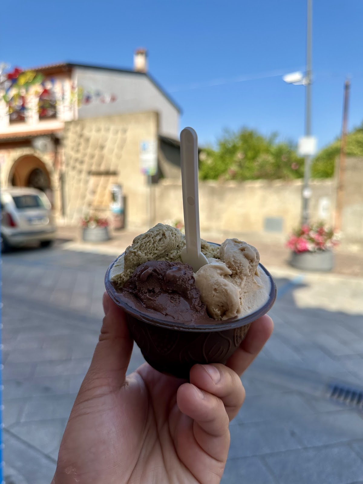 Un dettaglio della vetrina.