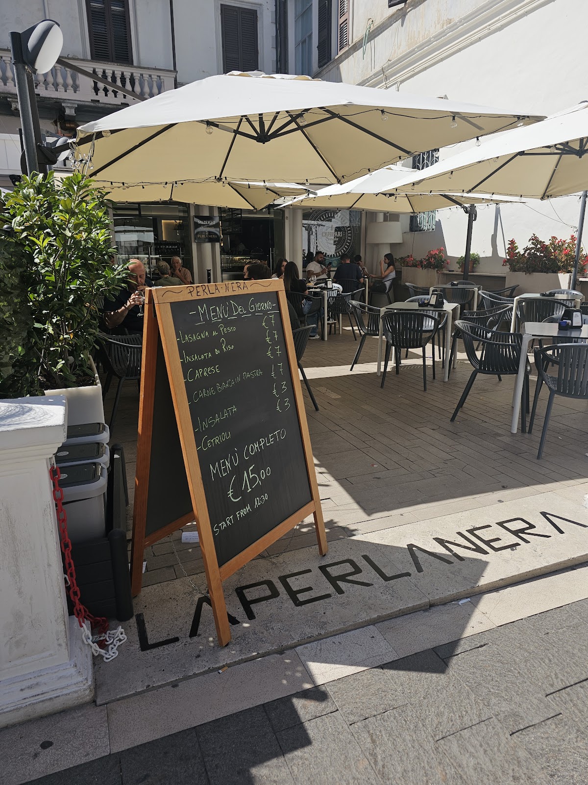 Il locale visto dall'interno.