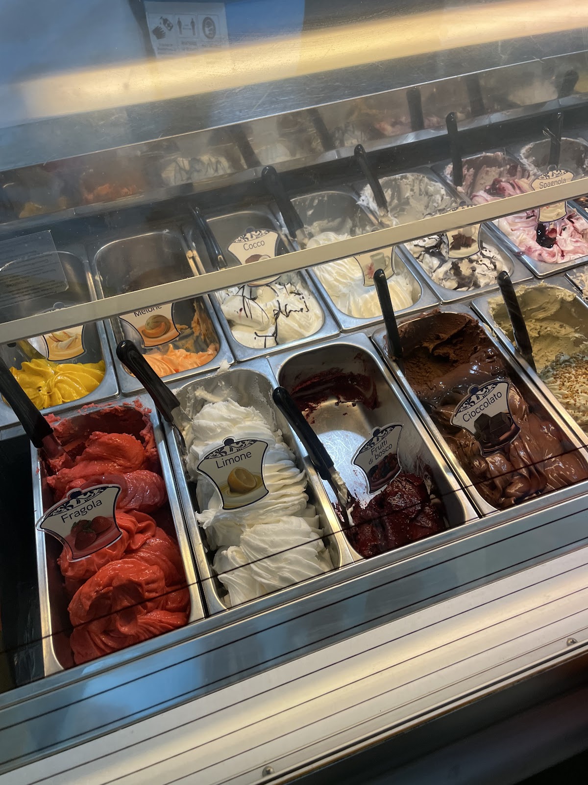 Il locale visto dall'interno.
