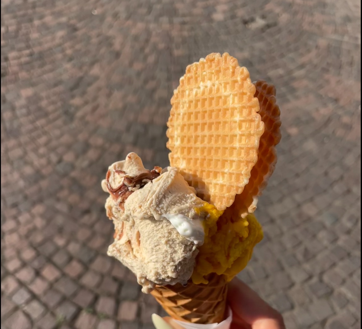 Le vaschette in vetrina.