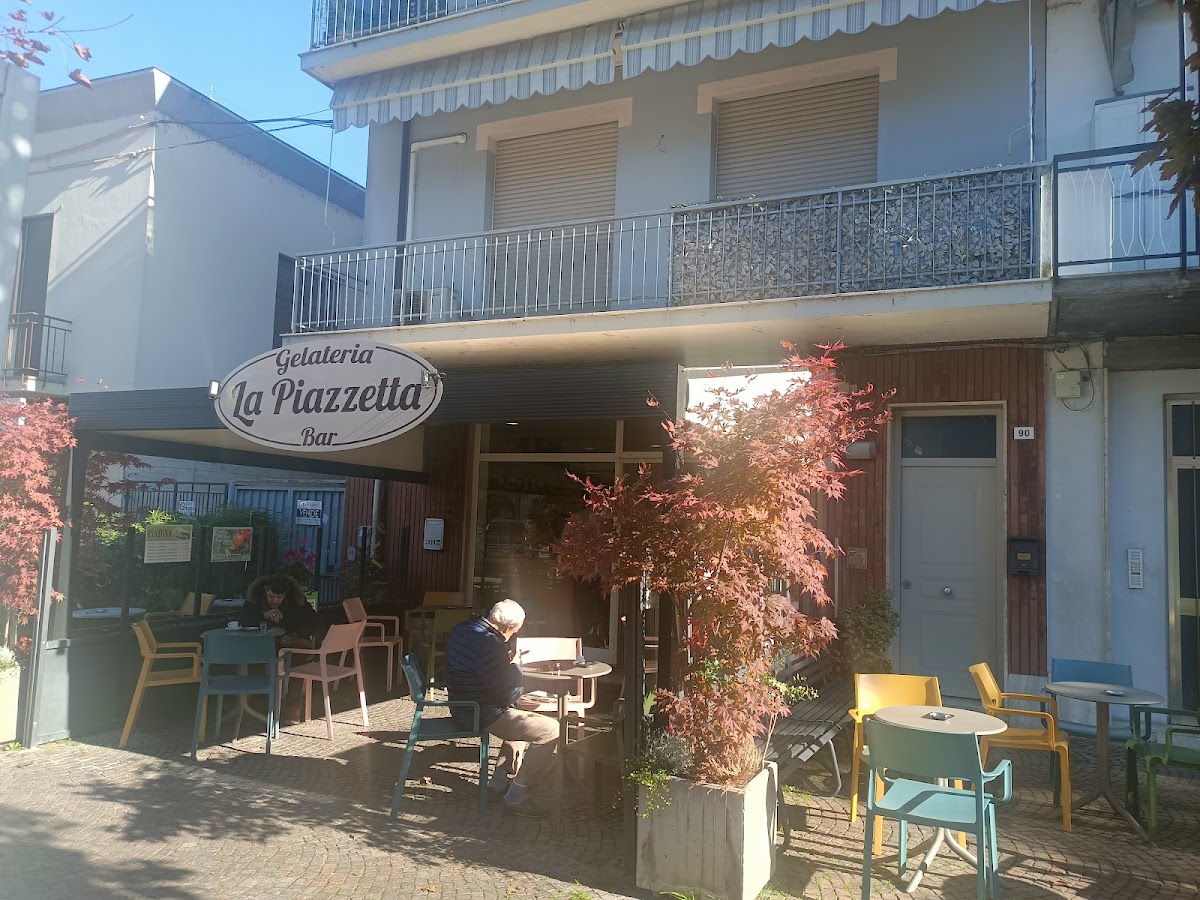 Un dettaglio della vetrina.