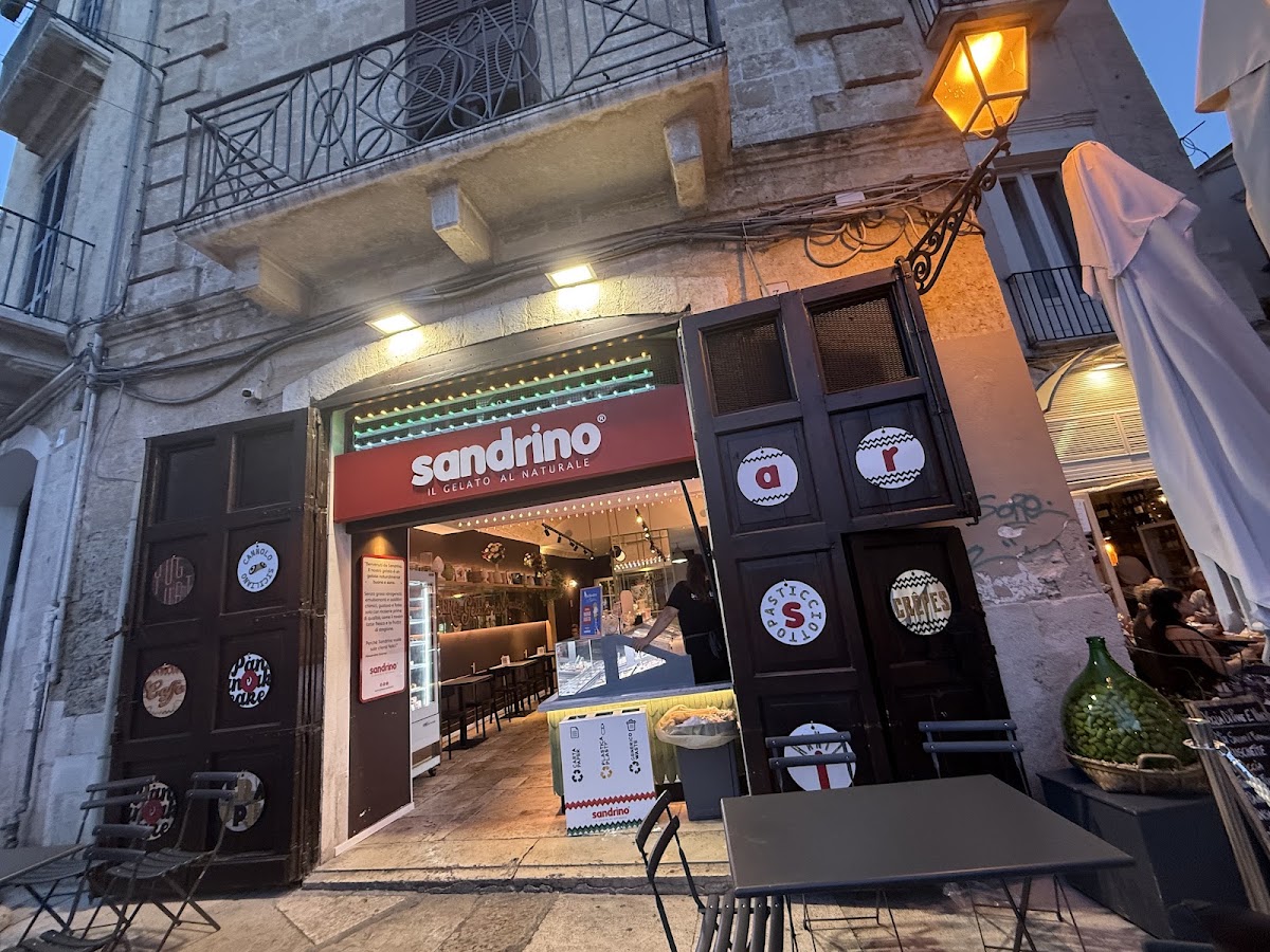 Sandrino Gelateria - Bari Piazza Mercantile