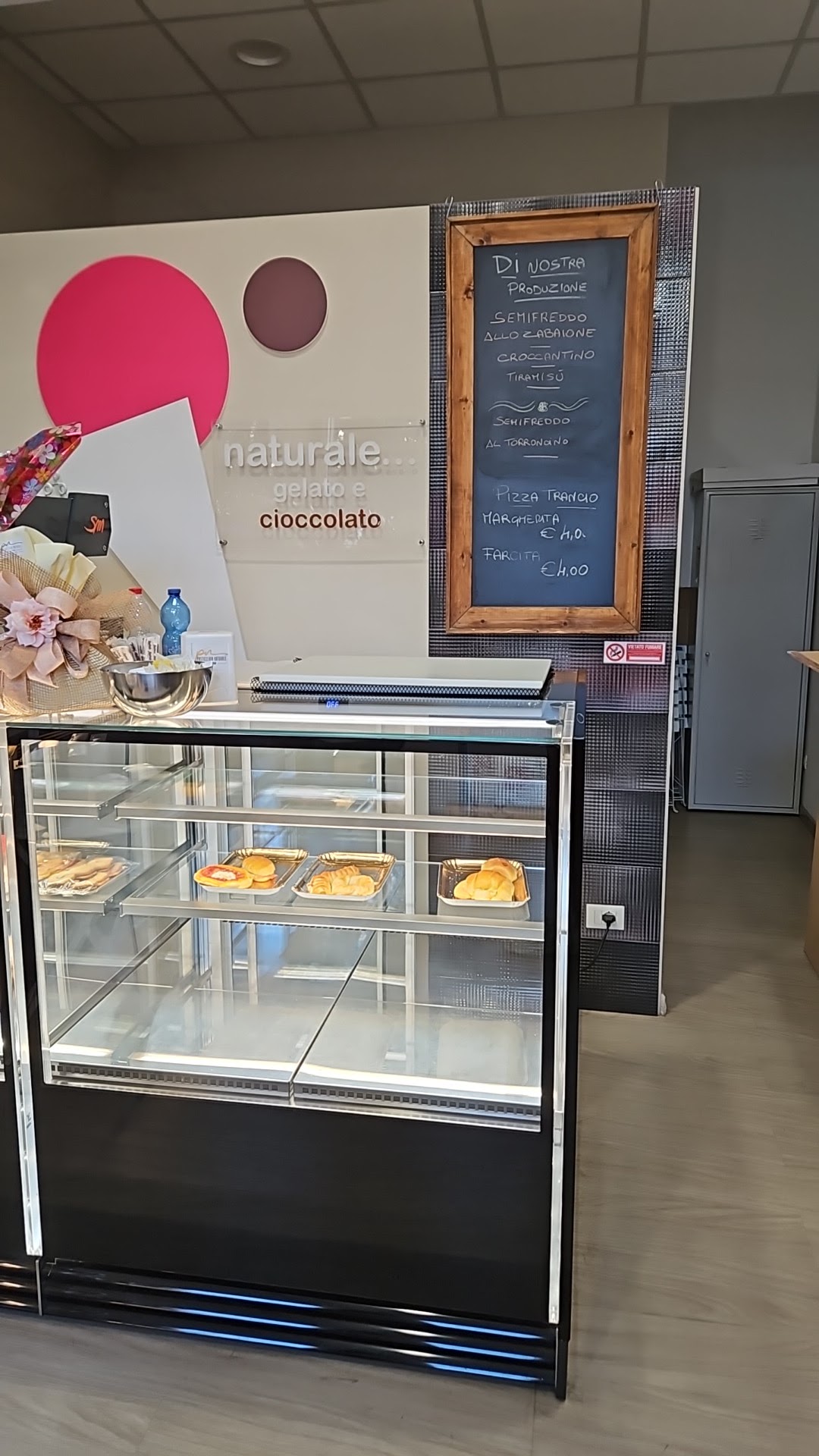 Un dettaglio del banco.