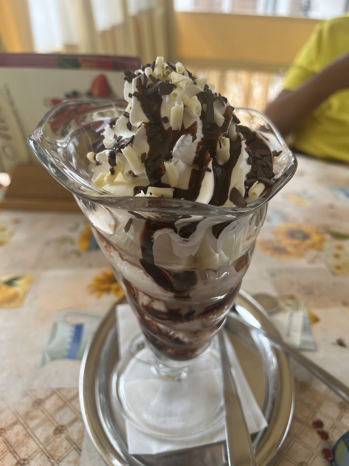 Le vaschette in vetrina.