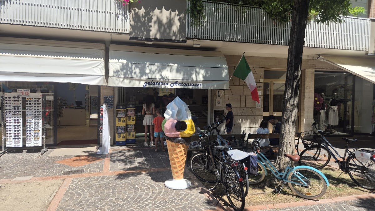 Il locale in servizio.