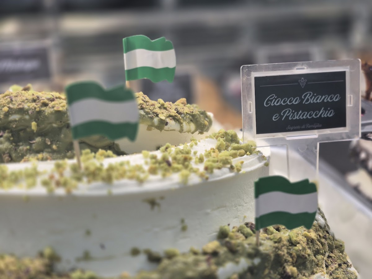 Nitte Gelato Soho — vitrina y producto