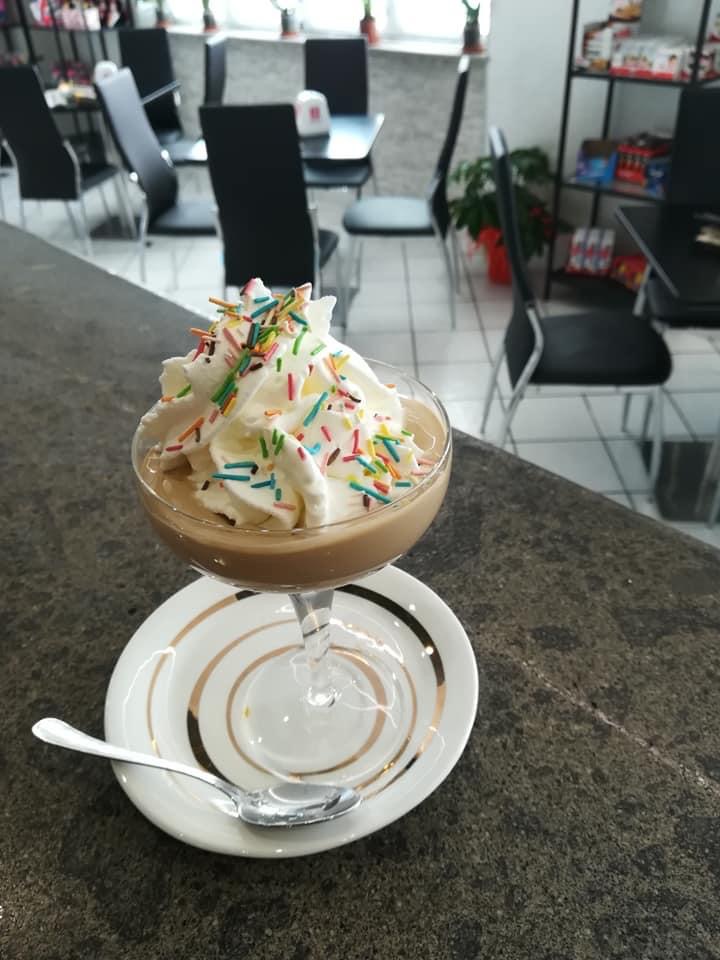 Un dettaglio della vetrina.
