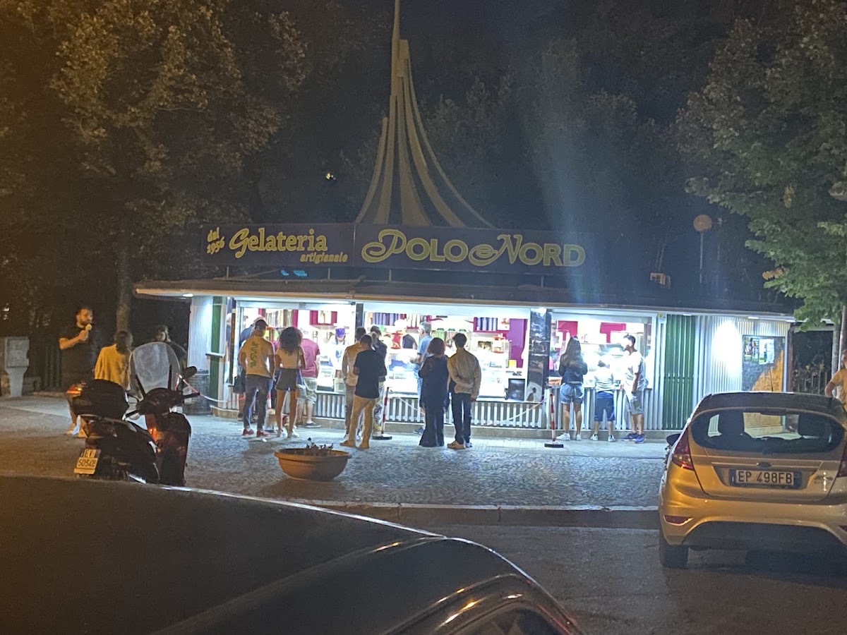 Un dettaglio della vetrina.