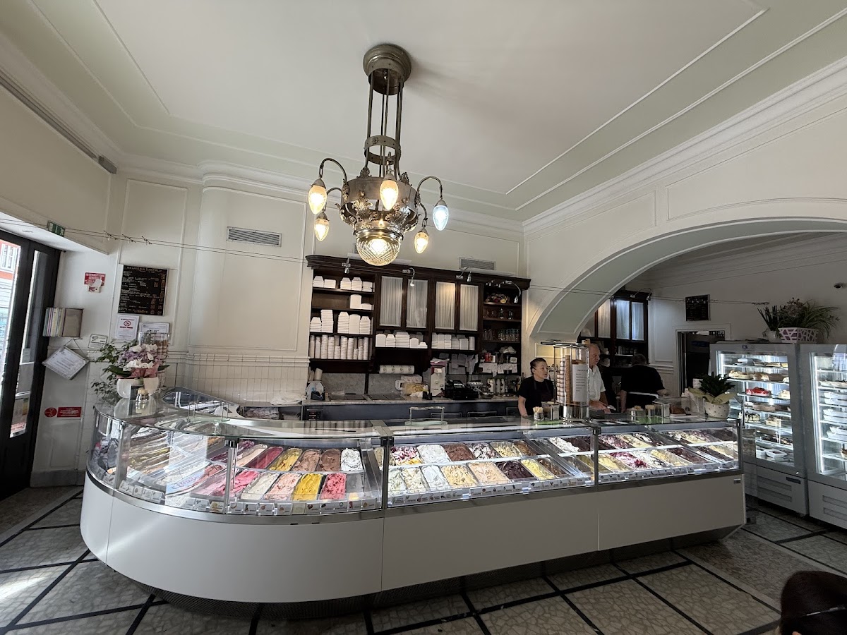 Il locale visto dall'interno.