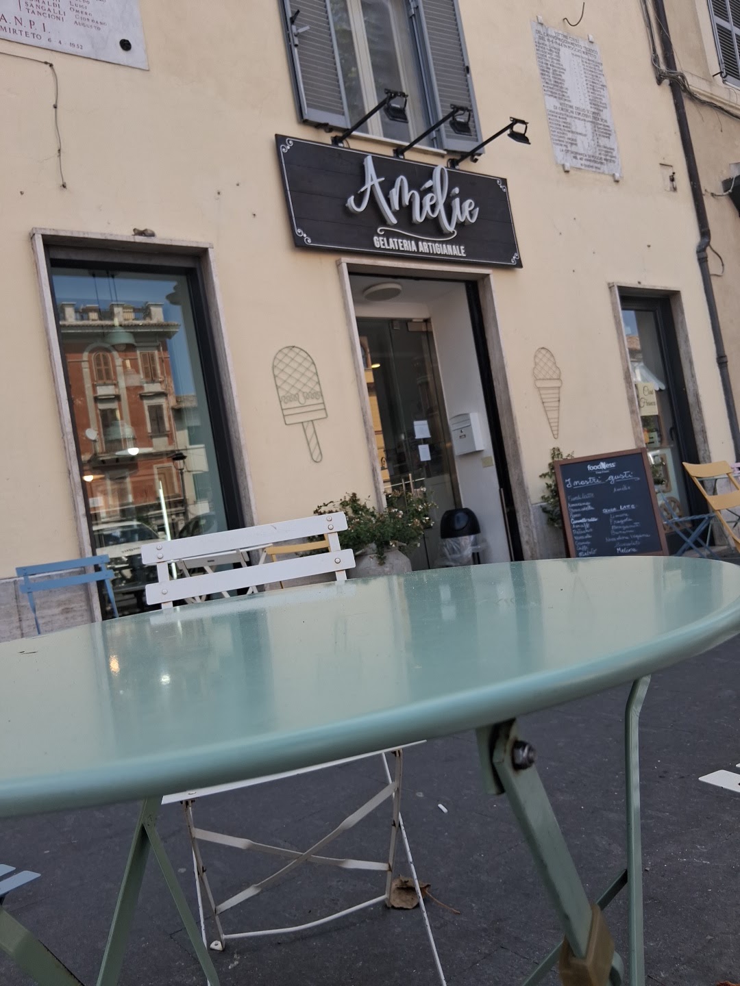 Il locale in servizio.