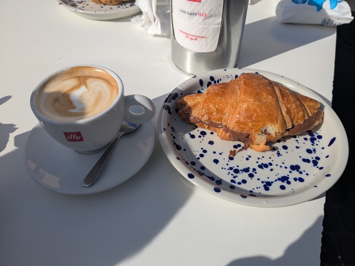Le vaschette in vetrina.
