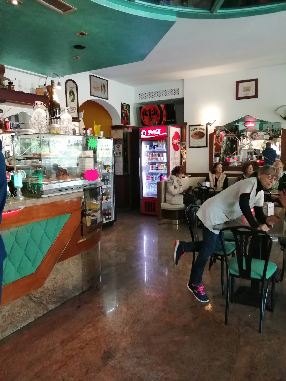 Il locale visto dall'interno.