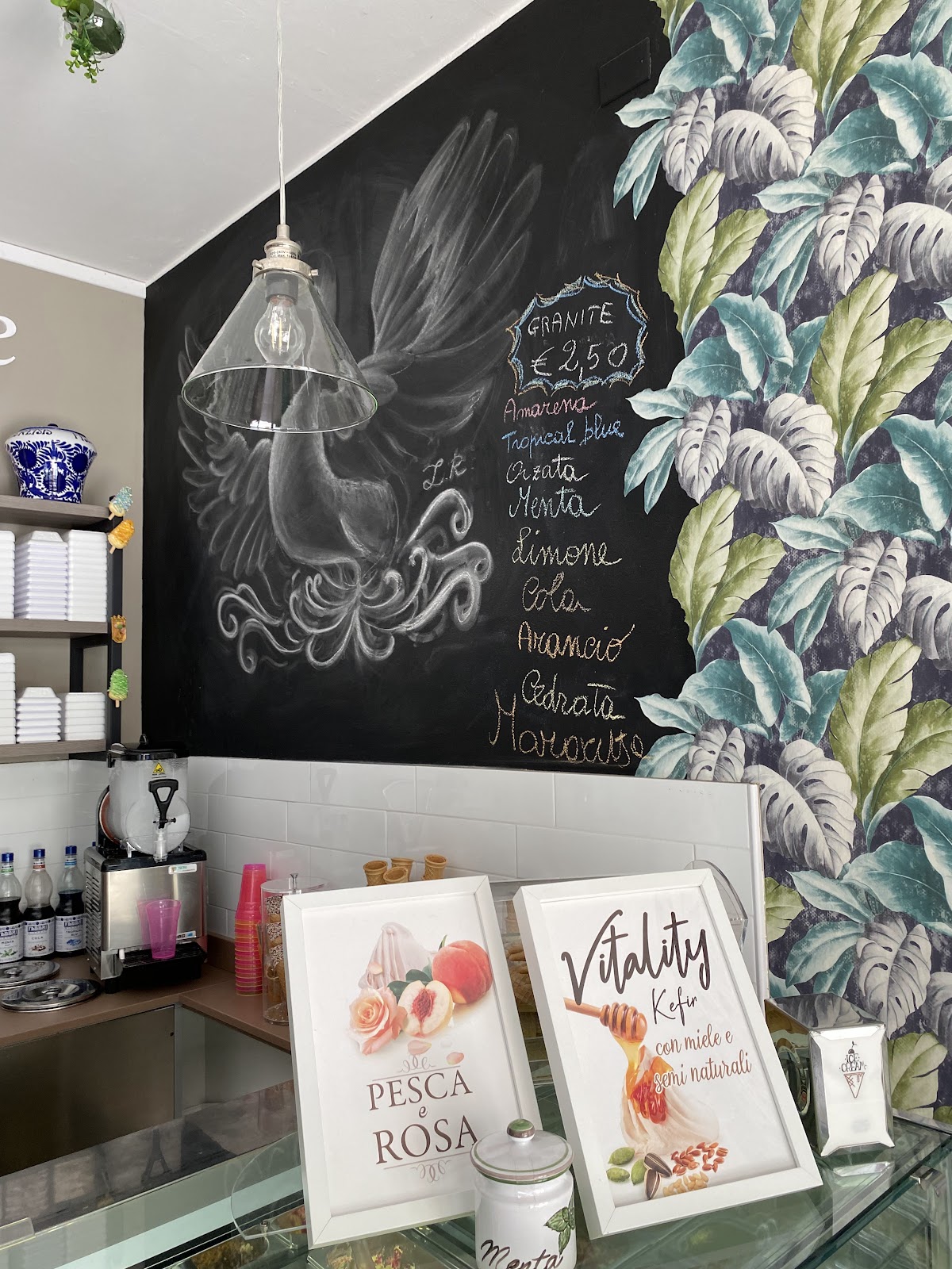 Il locale visto dall'interno.