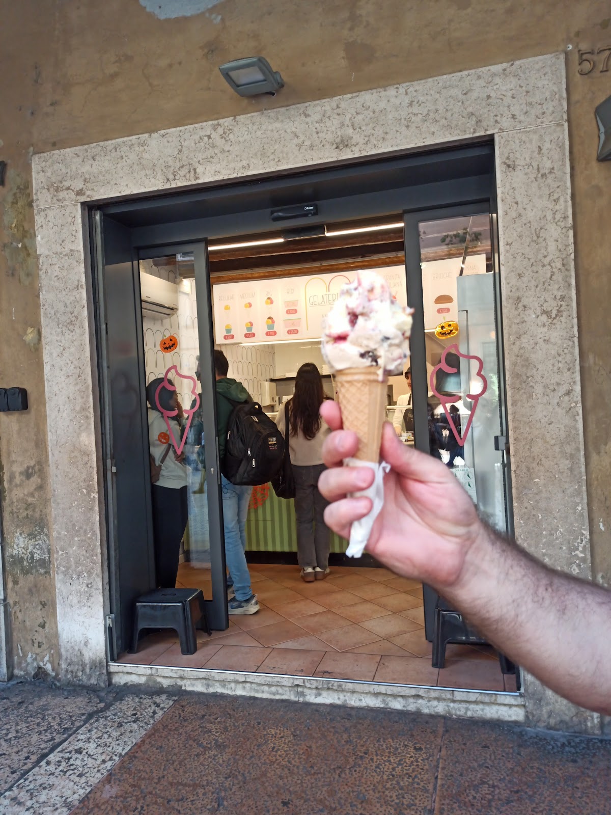 Un dettaglio del banco.