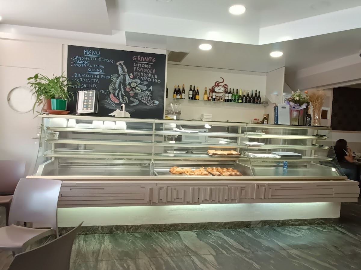 Il locale in servizio.