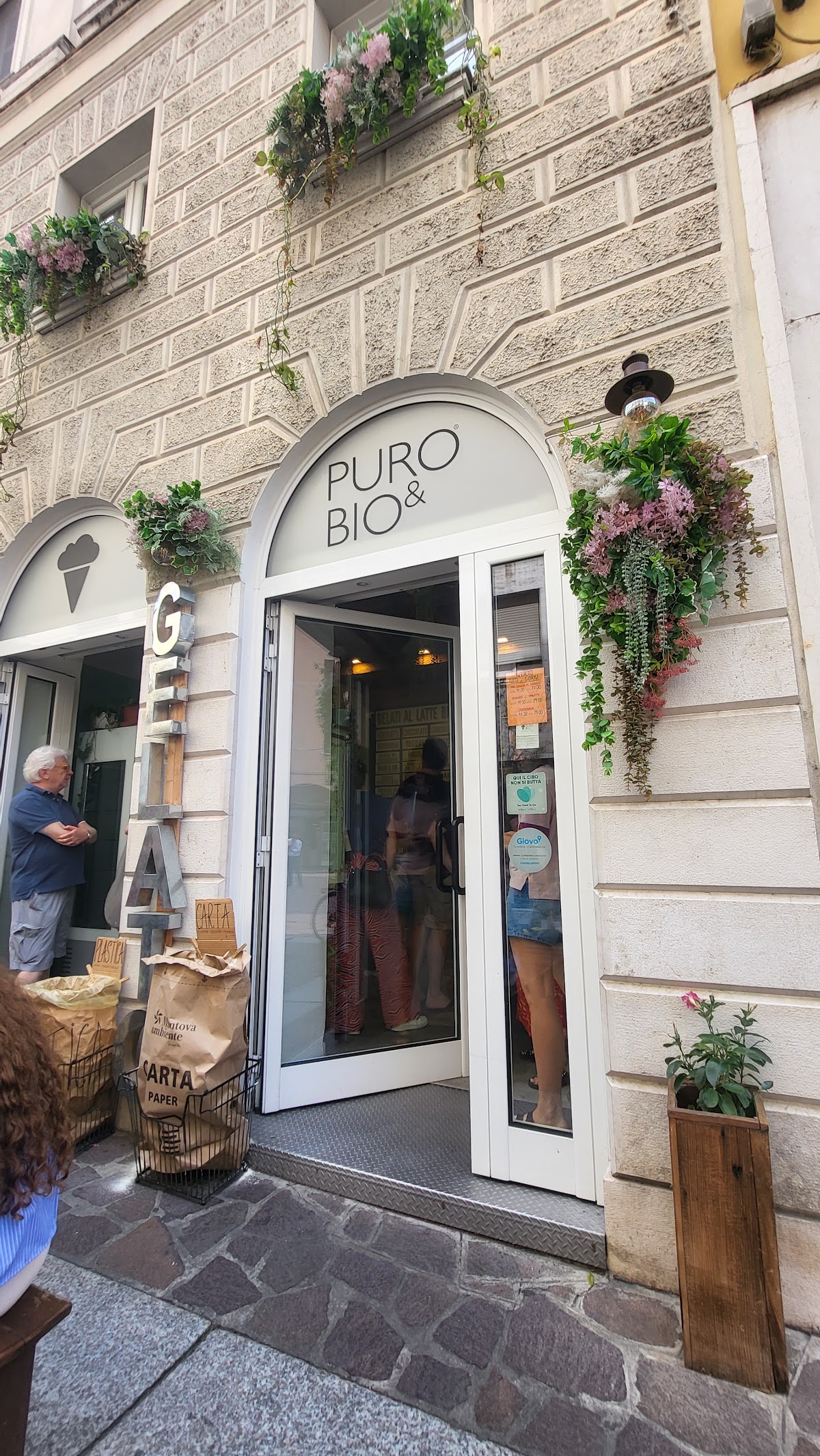 Un dettaglio del banco.