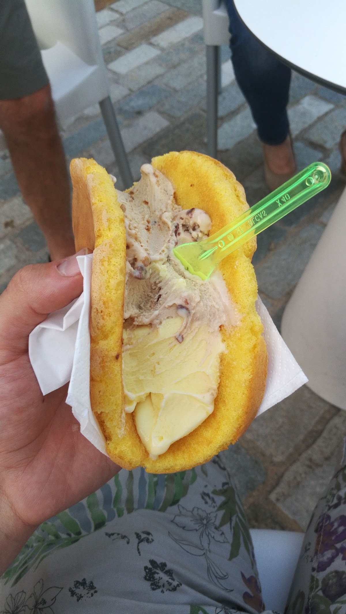Un dettaglio della vetrina.