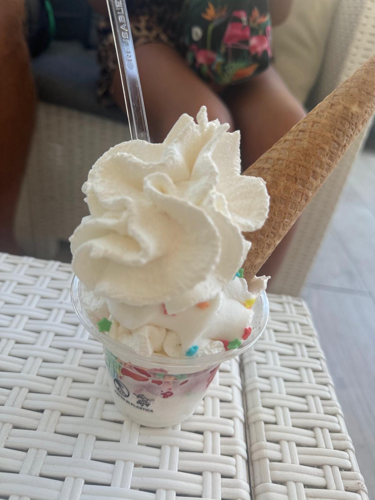Le vaschette in vetrina.