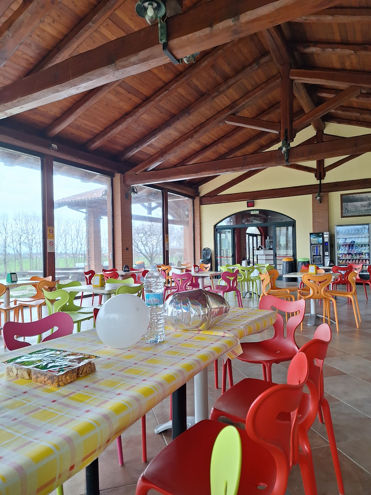 Il locale visto dall'interno.