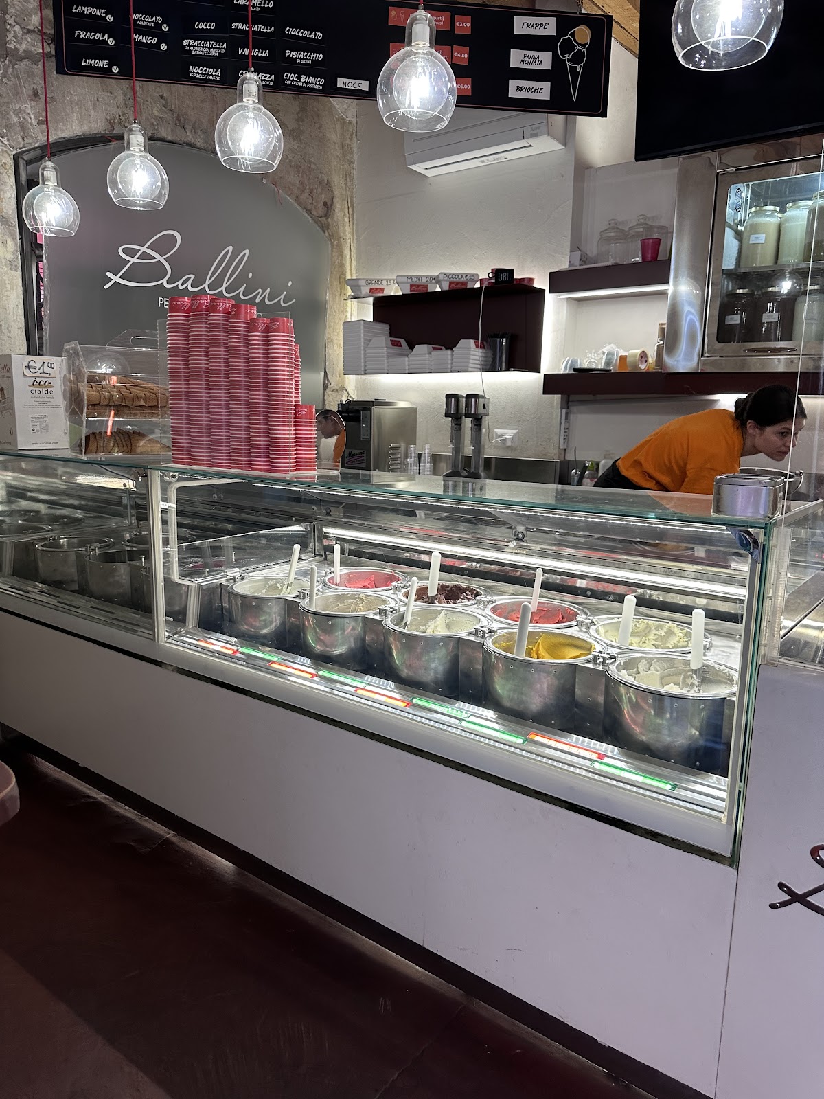 Il locale in servizio.