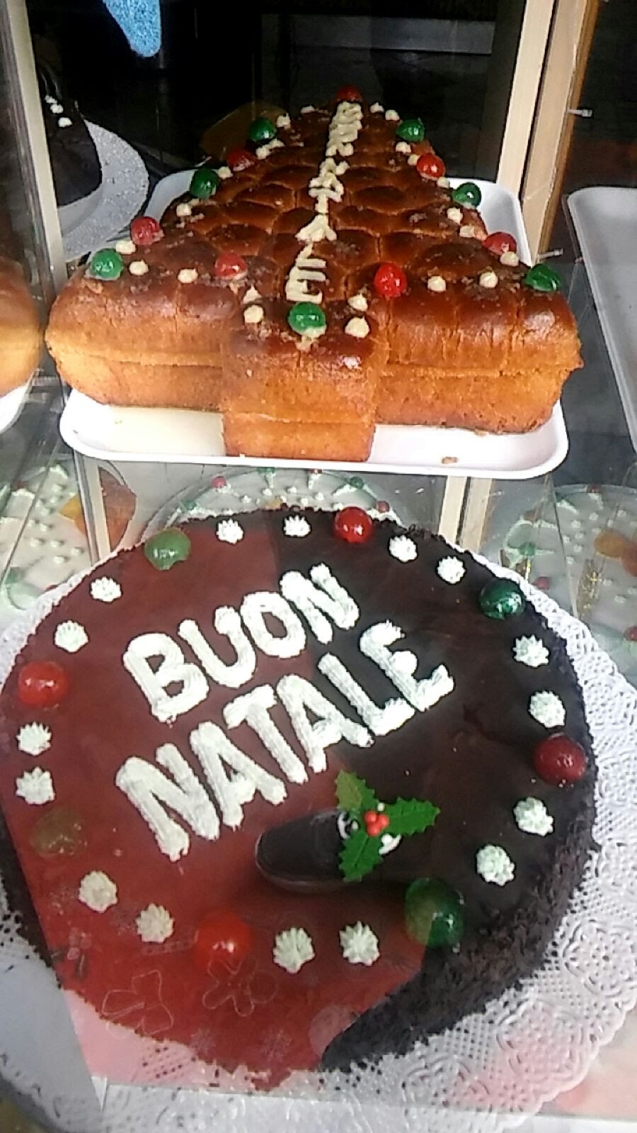 Un dettaglio della vetrina.